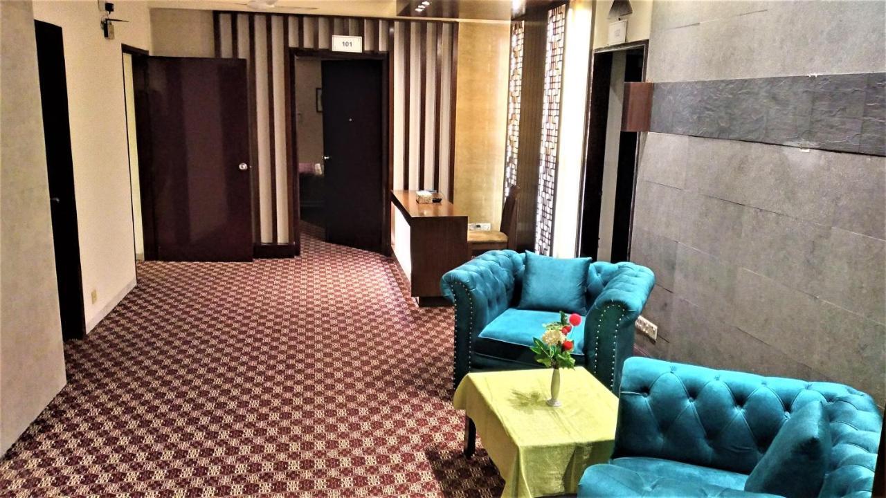 Center Point Apartment Дакка Экстерьер фото