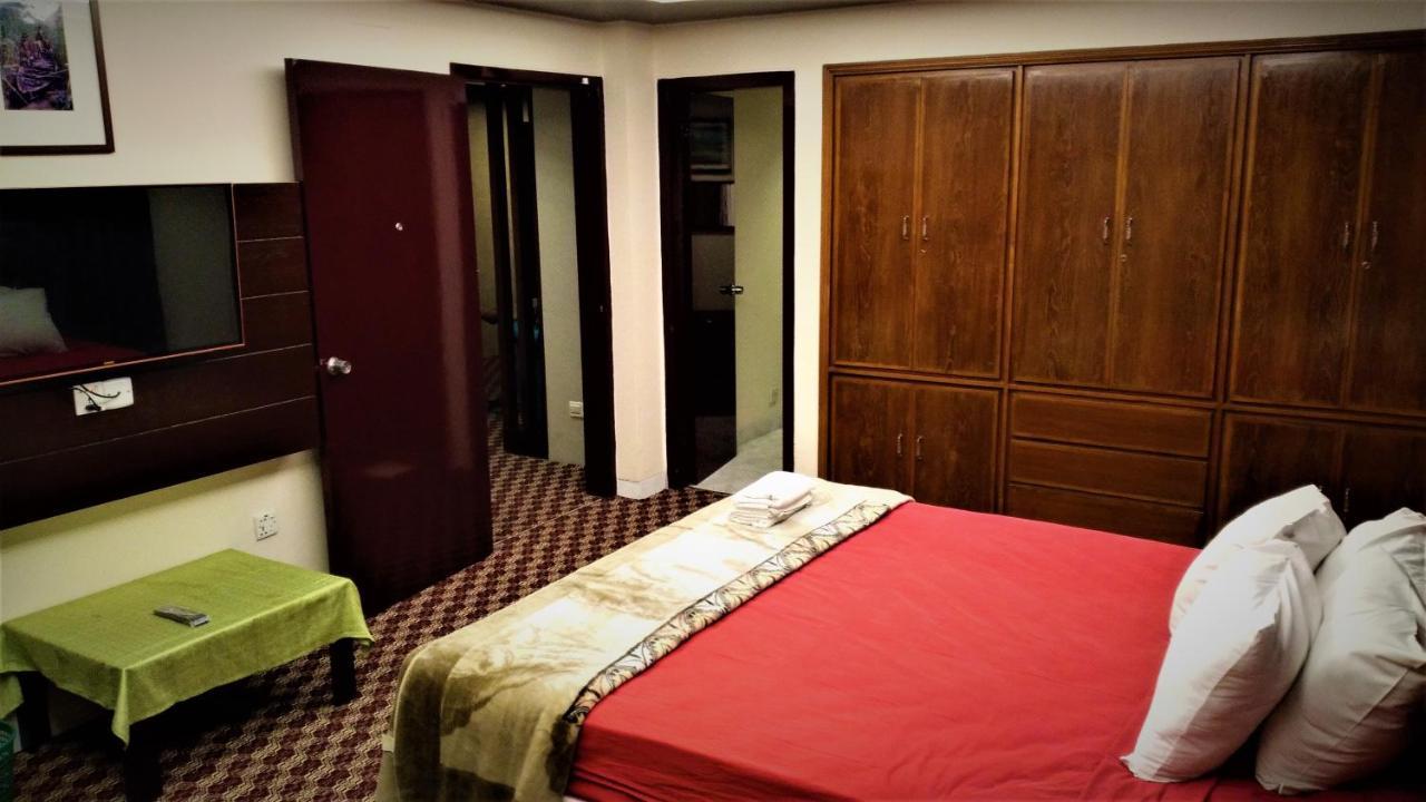 Center Point Apartment Дакка Экстерьер фото