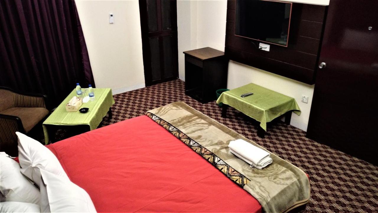 Center Point Apartment Дакка Экстерьер фото