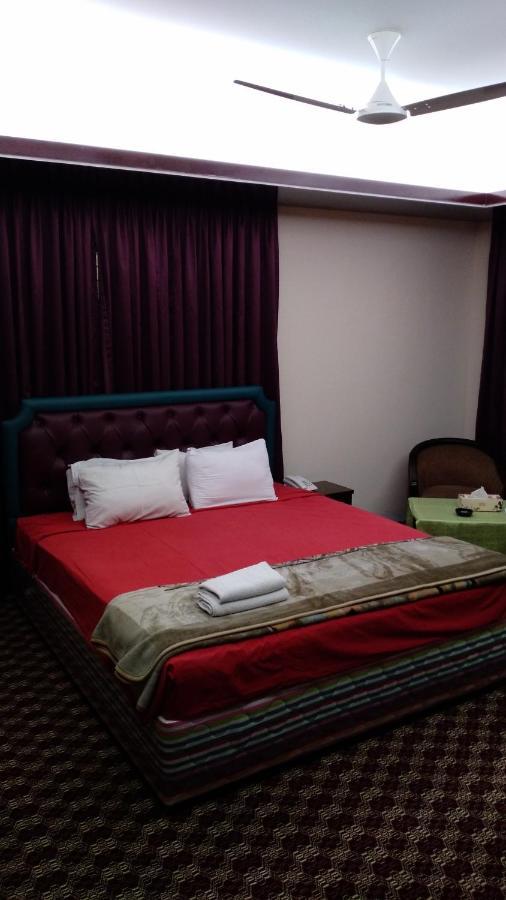 Center Point Apartment Дакка Экстерьер фото